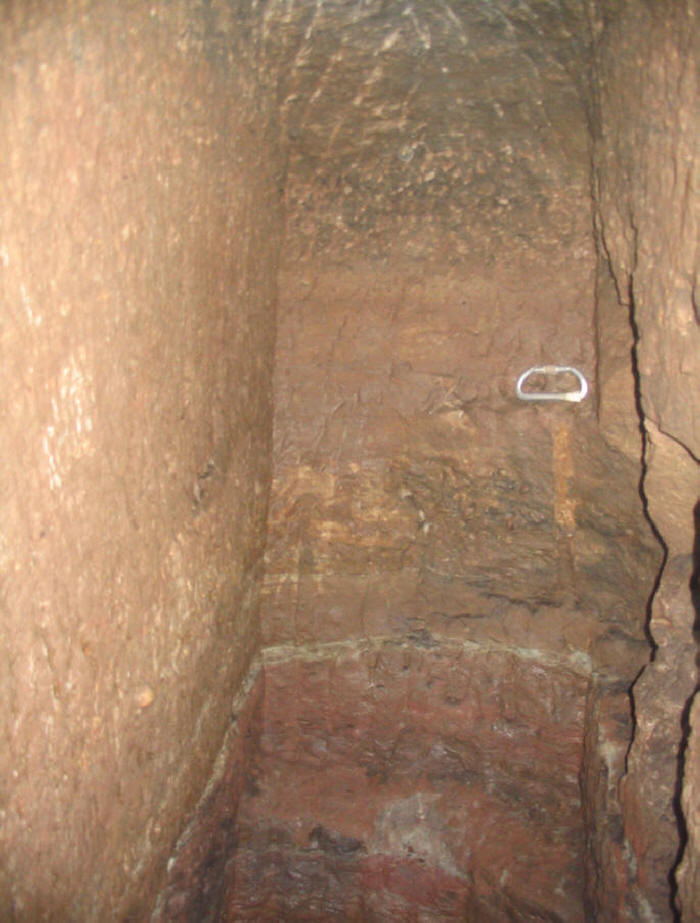 A small shothole at the end of Brynlow adit A small shothole at the end of Brynlow adit